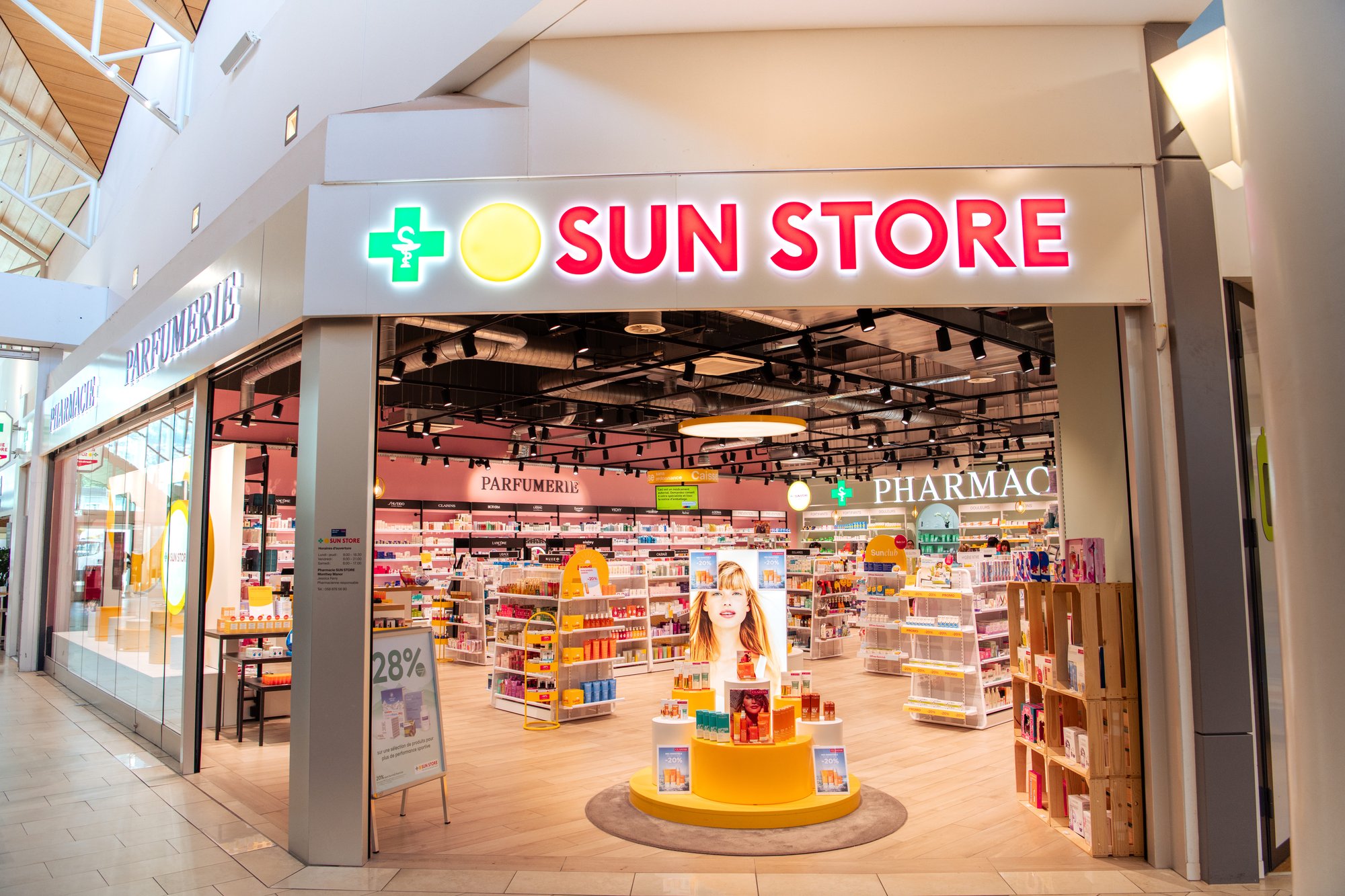 Sun Store Outside Monthey (1)